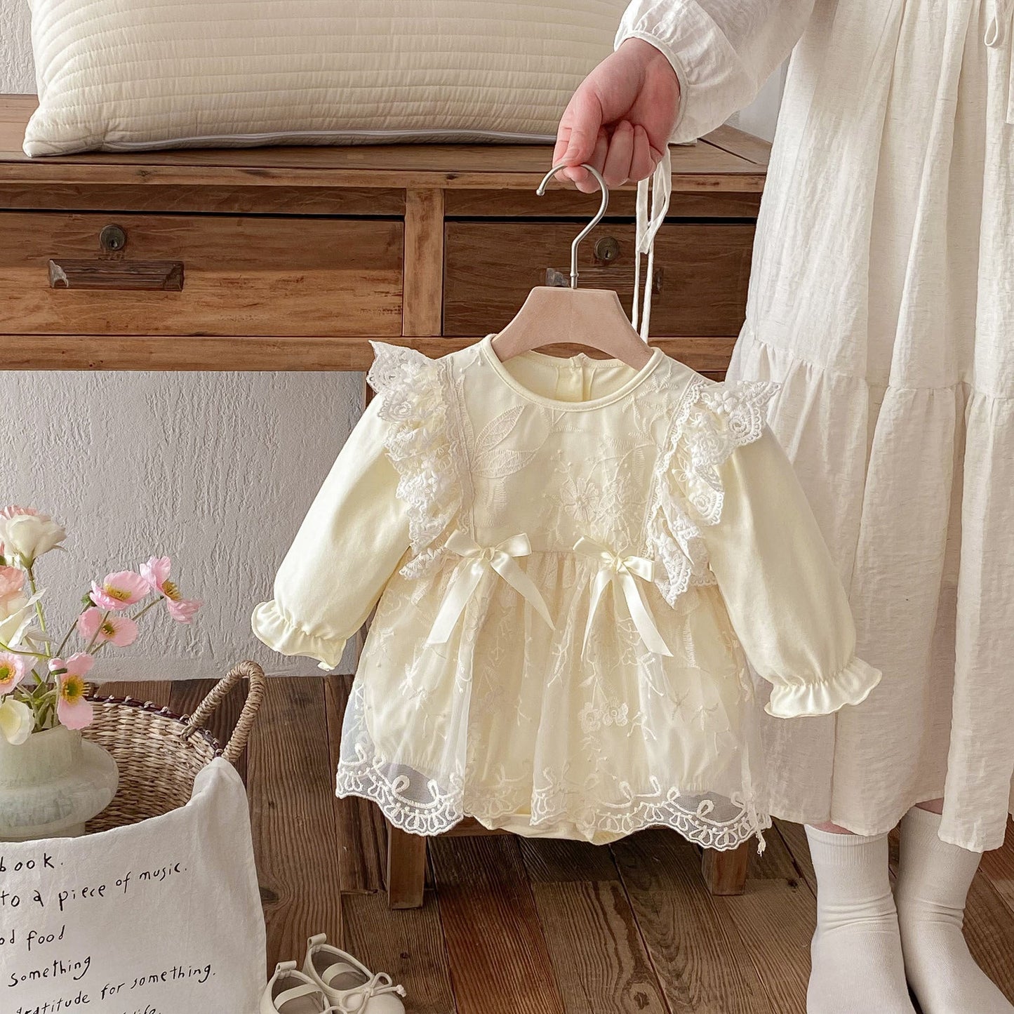 Spring Arrival Baby Girls Cute Floral Embroidered Tulle Long Sleeves Onesies